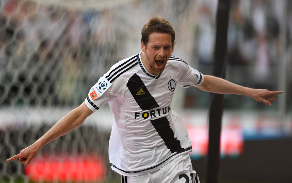 Legia znokautowała Lechię w drugiej połowie! Mistrzowie Polski coraz bliżej obrony tytułu [WIDEO]