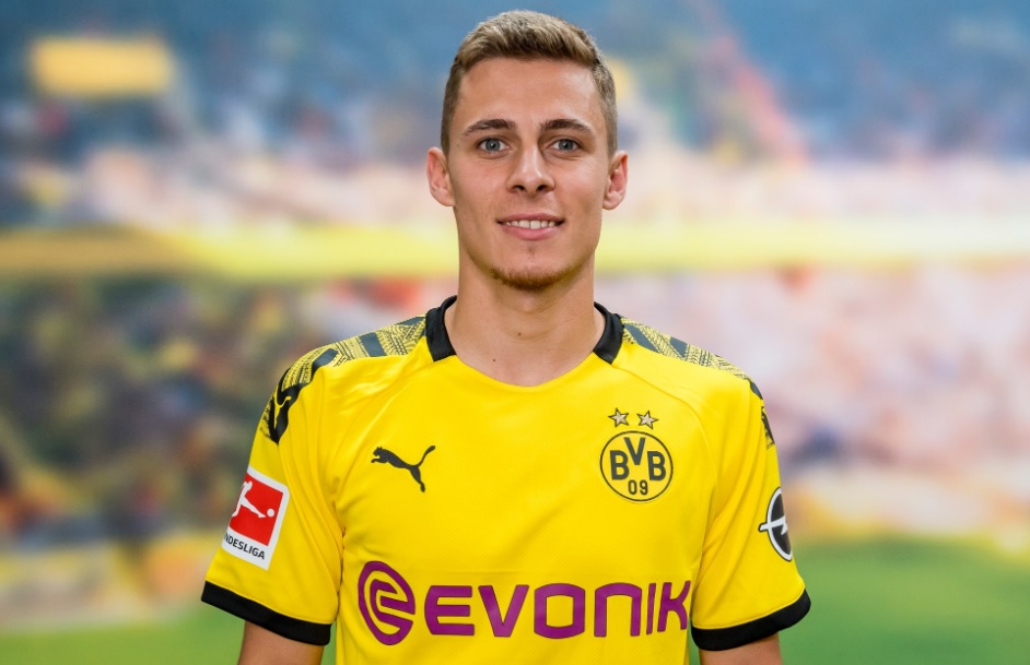 Borussia nie czeka na innych. Okno transferowe ledwo się otworzyło, a Dortmund już jest królem polowania