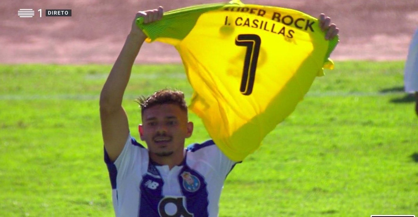 Piłkarze FC Porto oddali hołd Ikerowi Casillasowi. Emocjonalna reakcja słynnego bramkarza [WIDEO]