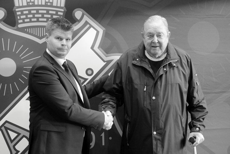 Zmarł wieloletni prezydent UEFA. To on zrewolucjonizował Ligę Mistrzów