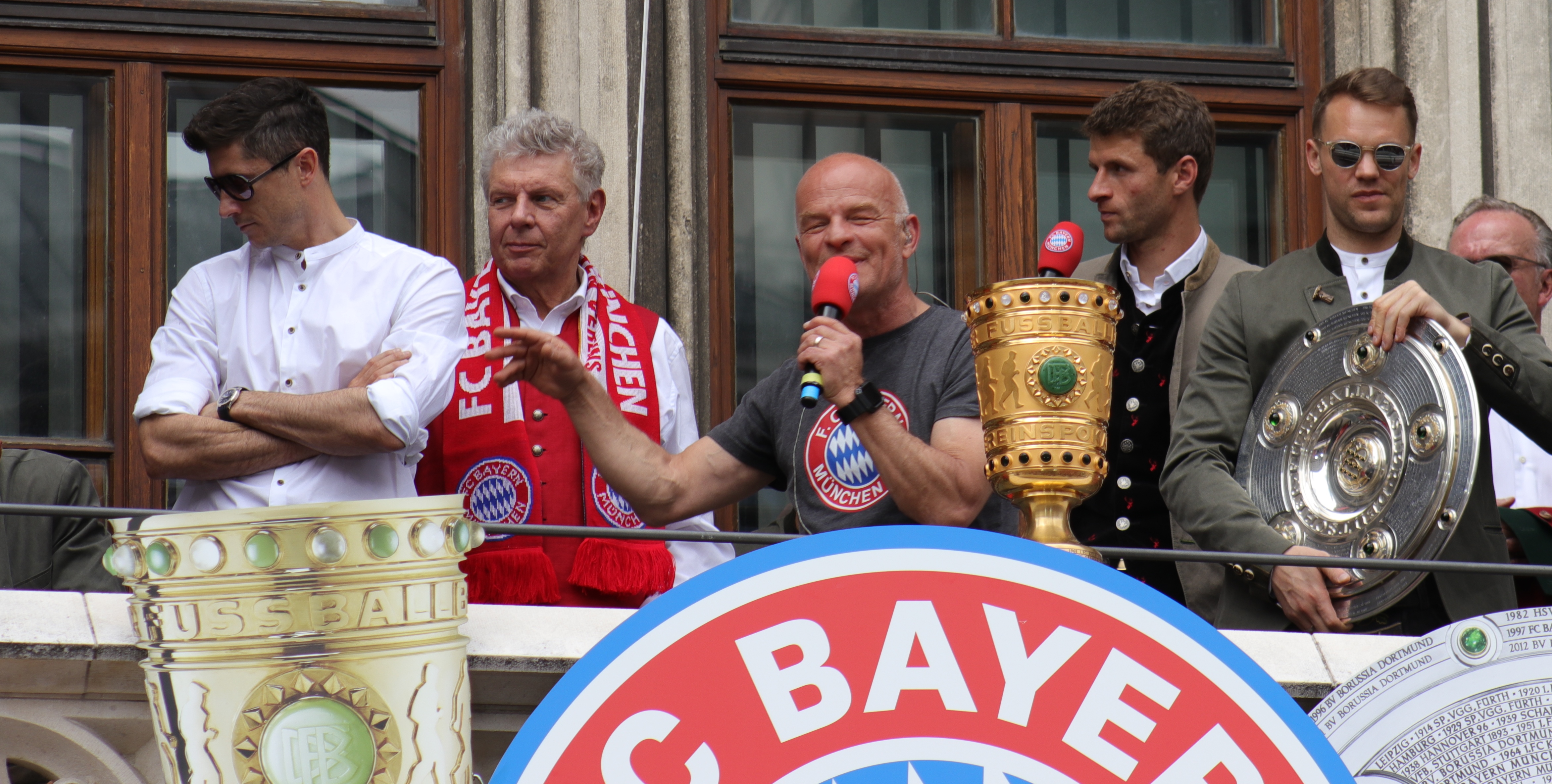 Wielka ankieta wśród piłkarzy Bundesligi. Robert Lewandowski przepadł, Messi i Klopp zmiażdżyli konkurencję