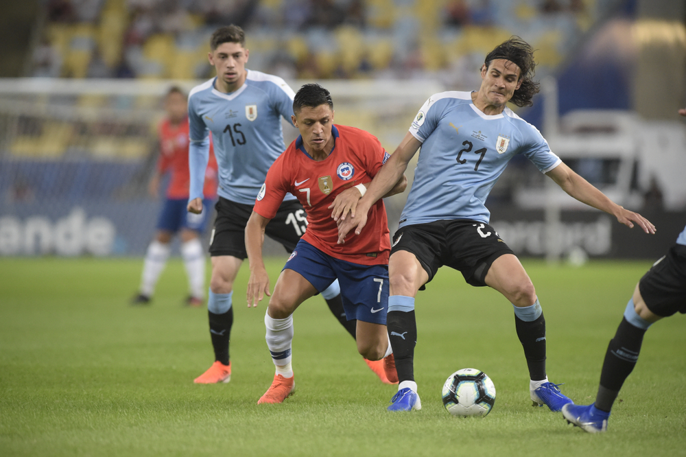 Urugwaj wygrał z Chile. Piękna główka Edinsona Cavaniego [WIDEO]