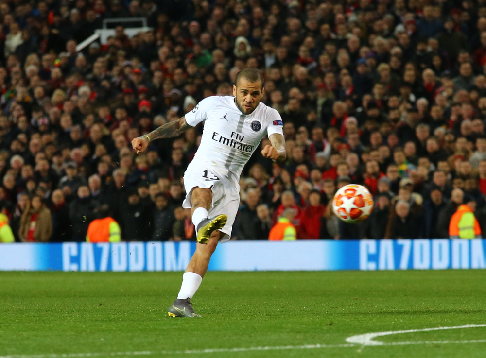 Dani Alves źle wspomina okres gry w PSG. "Jest tam wielu piep******* rasistów"