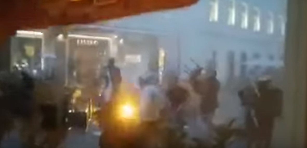 Trzech Polaków skazanych za chuligańską bijatykę w Bratysławie. Kary bezwzględnego więzienia