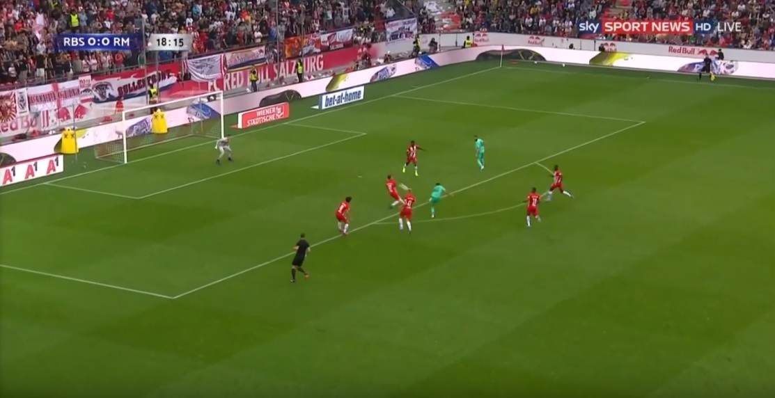 Eden Hazard zdobył swojego pierwszego gola dla Realu Madryt. Skromna wygrana "Królewskich" w Salzburgu [WIDEO]
