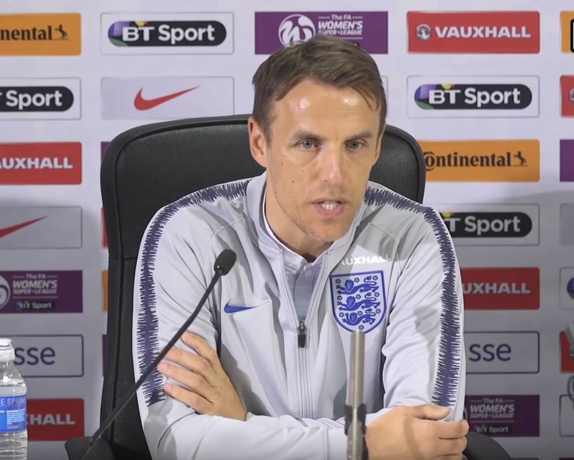 Phil Neville chwali transfery Manchesteru United. "Ta drużyna będzie walczyć do końca"
