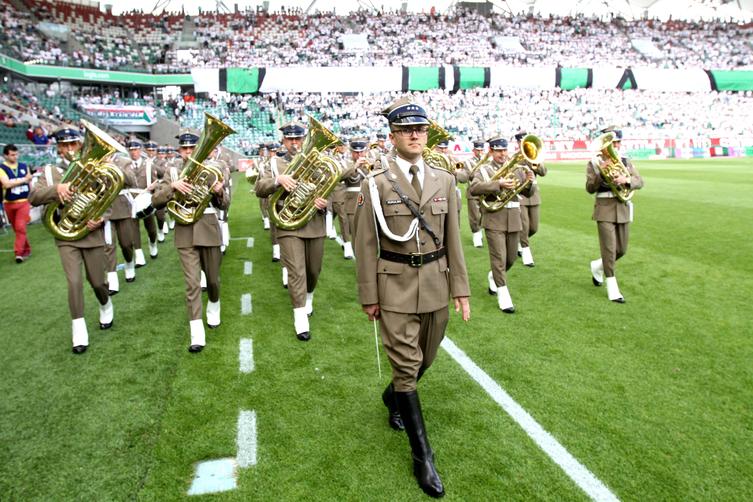 Celebrujemy Święto Wojska Polskiego! Militarny test wiedzy o futbolu [QUIZ]