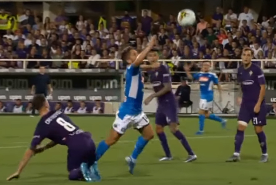 Dries Mertens nabrał sędziego w szlagierze Serie A. Trener Fiorentiny w szoku po karnym z kapelusza [WIDEO]