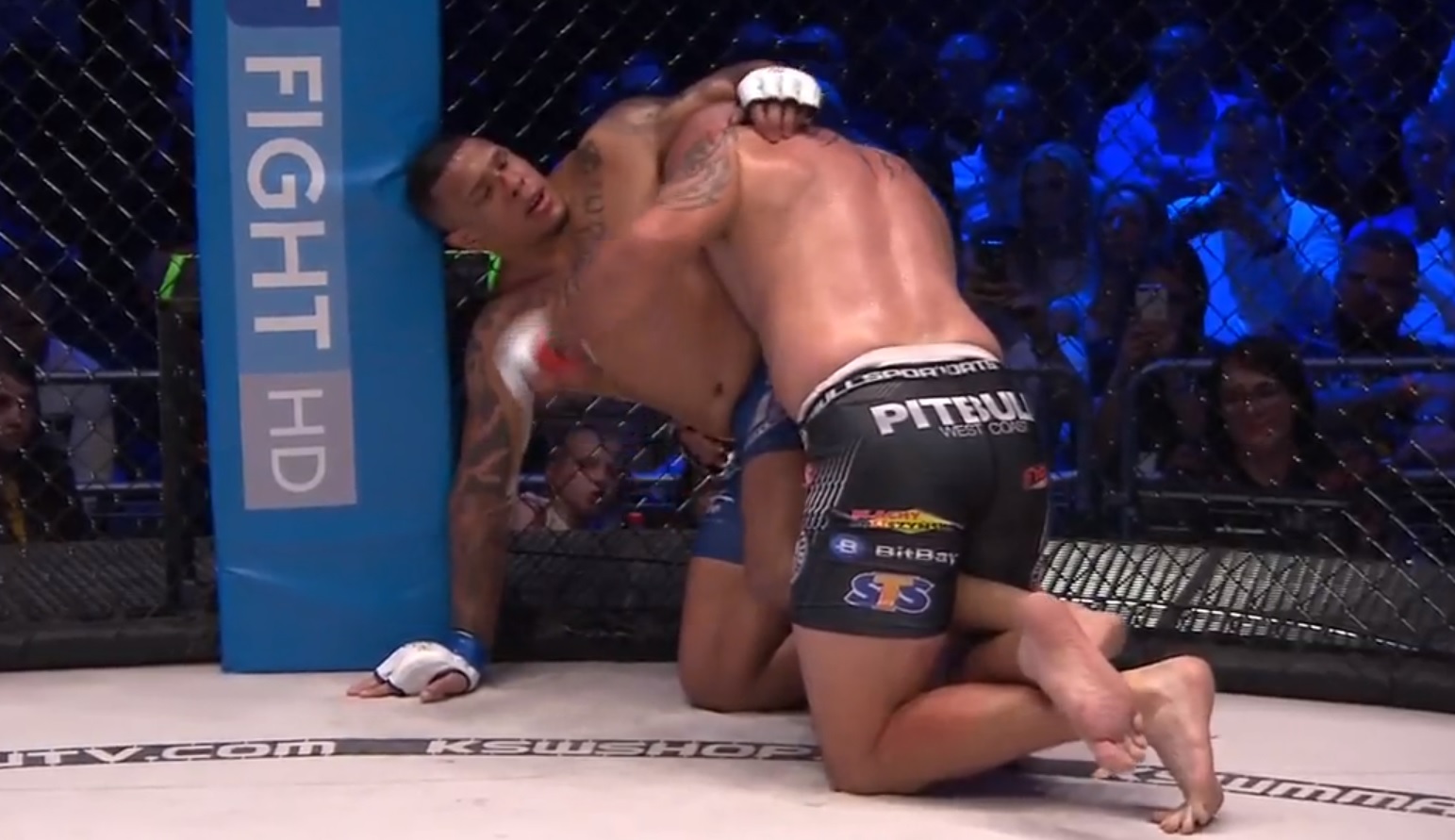 Żenujące starcie o pas wagi ciężkiej na gali KSW 50. Gwizdy na walce wieczoru