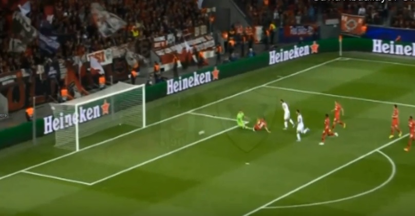 Krychowiak znów trafia! Gol Polaka w meczu z Bayerem [WIDEO]
