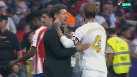 Diego Simeone wściekł się po słowach Sergio Ramosa. "Sędzia liniowy wie, co on powiedział" [ZDJĘCIE]