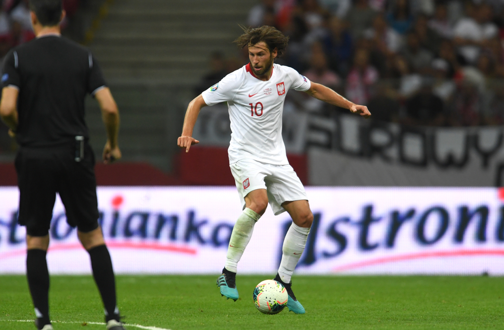 Grzegorz Krychowiak chce grać w kadrze na innej pozycji. "Musi pogodzić się, że jest inaczej"
