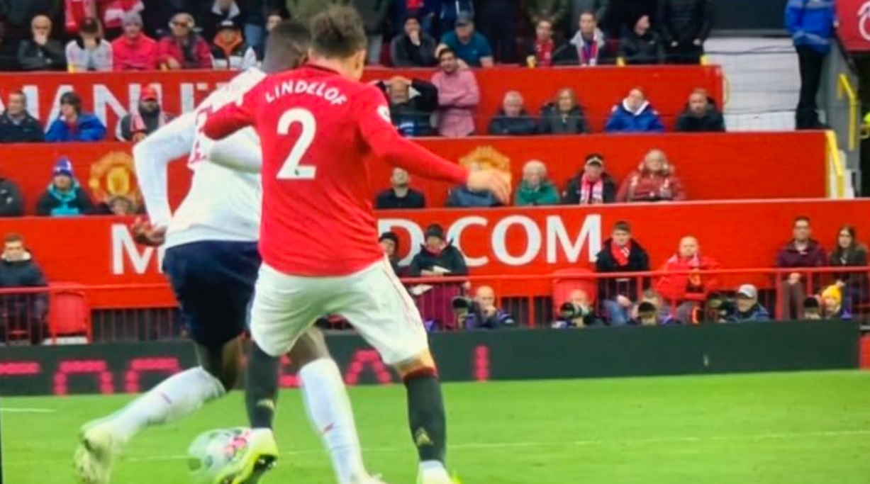 Wielka kontrowersja w hicie Premier League. "Skandaliczna decyzja, Liverpool oszukany" [WIDEO]