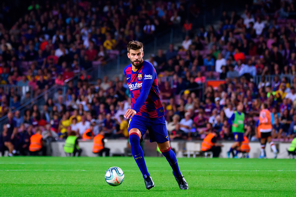 Gerard Pique wymienił trzech piłkarzy Realu Madryt, z którymi ma dobre relacje. "Złapaliśmy niezły kontakt"