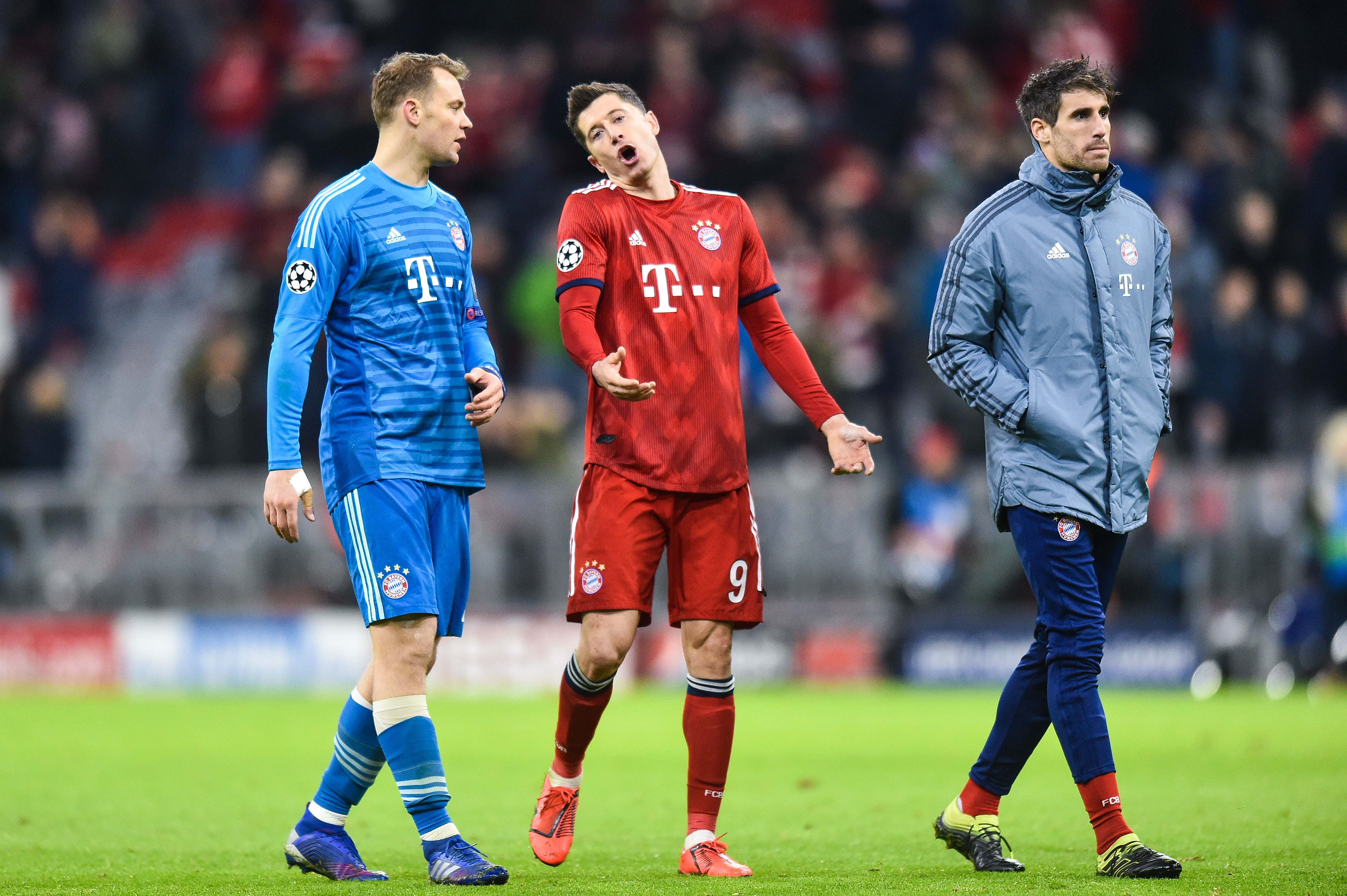 Sceny rodem z Ekstraklasy po klęsce Bayernu we Frankfurcie. Robert Lewandowski pokłócił się z kolegami [WIDEO]