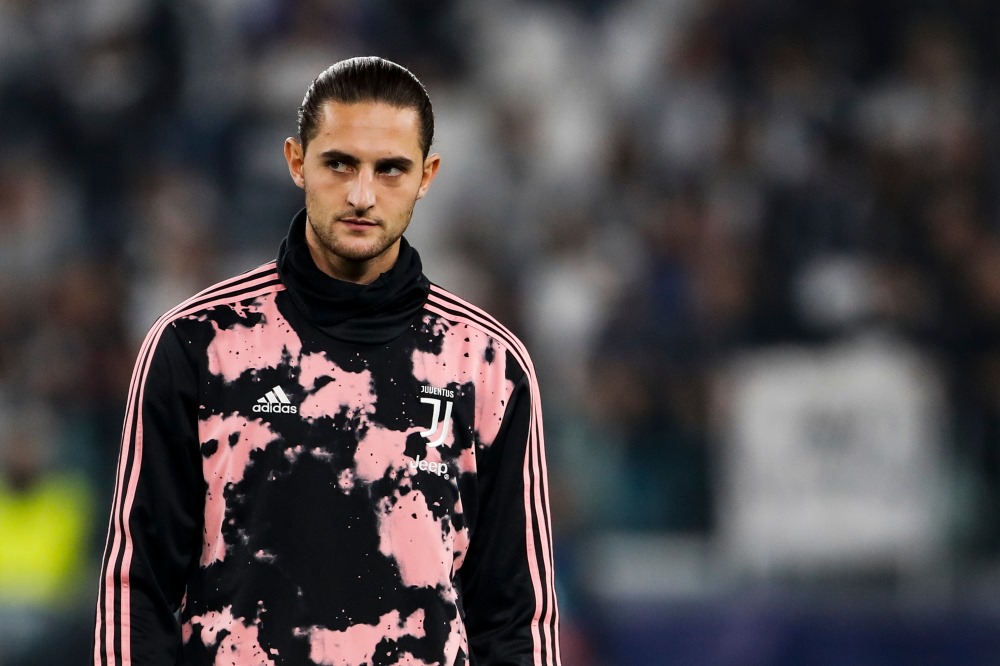 Transfer Adriena Rabiota wstrzymany. Jedna przeszkoda na drodze do finalizacji transakcji Manchesteru United
