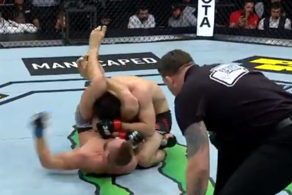 Polak wygrał w UFC. Faworyzowany rywal musiał się podać [WIDEO]
