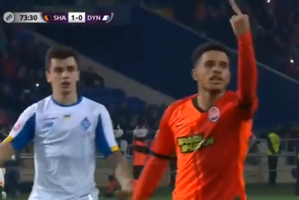 Rasizm w hicie ligi ukraińskiej. Przerwany mecz i czerwona kartka dla ofiary [WIDEO]