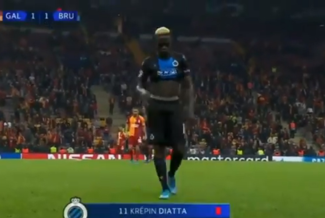Kuriozum w meczu Galatasaray z Brugią. Dwóch piłkarzy wyrzuconych z boiska za radość z gola [WIDEO]