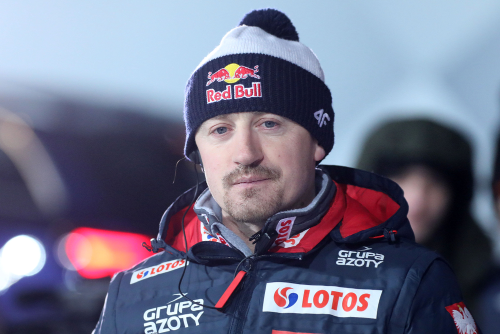 Polscy skoczkowie przejdą kwarantannę. Adam Małysz opowiada o kulisach powrotu z Norwegii