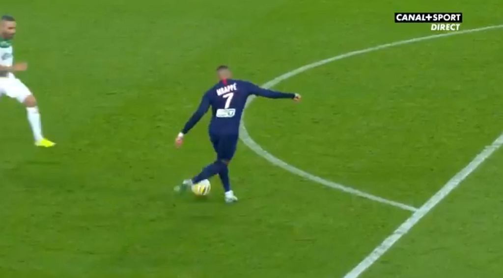 Kylian Mbappe otarł się o piłkarską maestrię. "To on jest spadkobiercą Messiego i Ronaldo" [WIDEO]