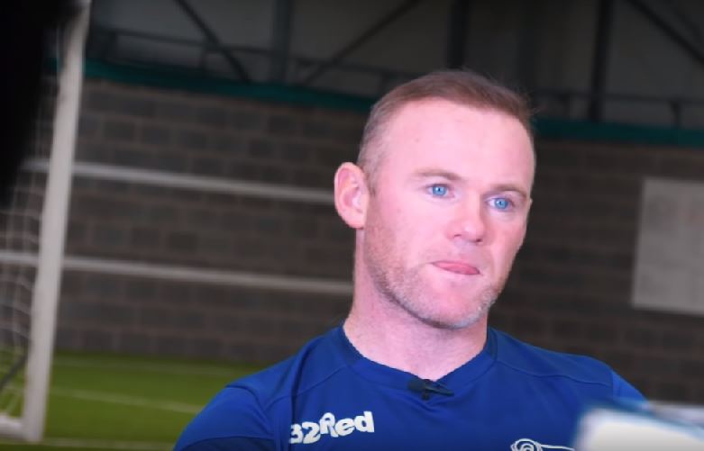 Pan piłkarz w szatni drugoligowca. Wayne Rooney chwycił "Barany" za rogi