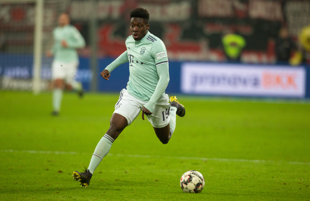 Scout Manchesteru United polecał klubowi Alphonso Daviesa. "Napisałem 40 raportów na jego temat"