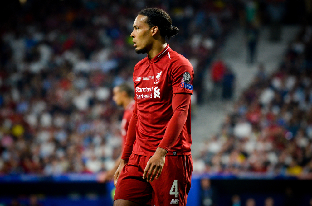 Liverpool z ofertą dla Virgila van Dijka. Nowa umowa, większe pieniądze