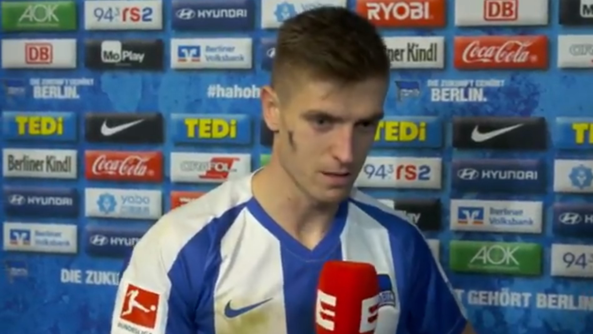 Media: Vedad Ibisević odejdzie z Herthy przez Krzysztofa Piątka? "To był test twardości dla Polaka. Zdał go"