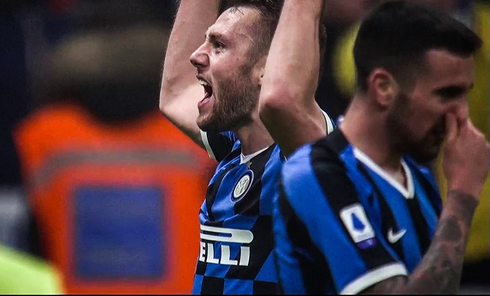 6 goli w kapitalnych derbach Mediolanu! Inter wrócił z zaświatów i dobił AC Milan [WIDEO]