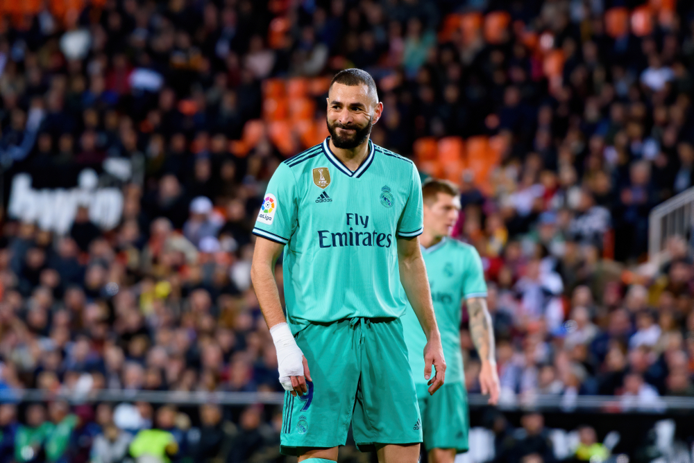 Media: Karim Benzema podpisał nowy kontrakt z Realem Madryt. Niepewna przyszłość Ramosa i Modricia