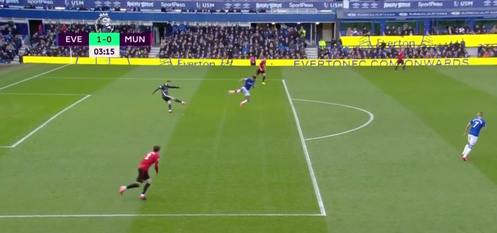 David de Gea podarował gola rywalom. Manchester United stracił punkty z Evertonem [WIDEO]