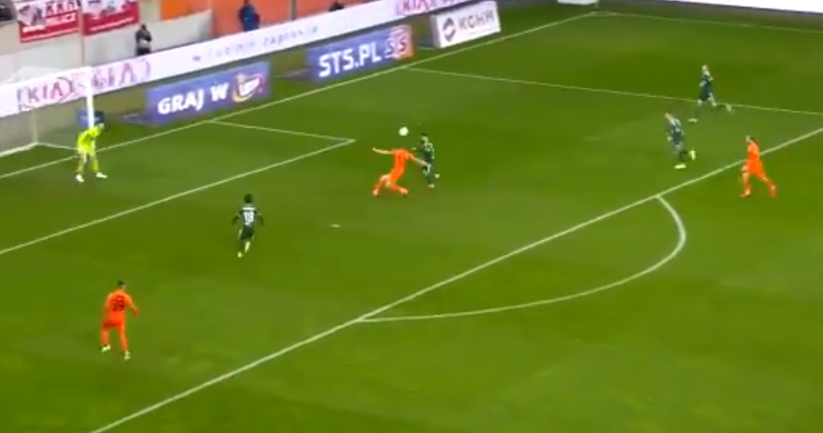 Gol Polaka w stylu kung-fu! Zagłębie Lubin lepsze od Śląska Wrocław [WIDEO]