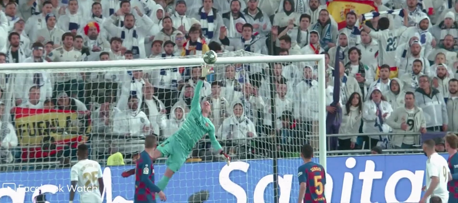 Marc-Andre ter Stegen z niesamowitą paradą w El Clasico! Niewiarygodna interwencja [WIDEO]