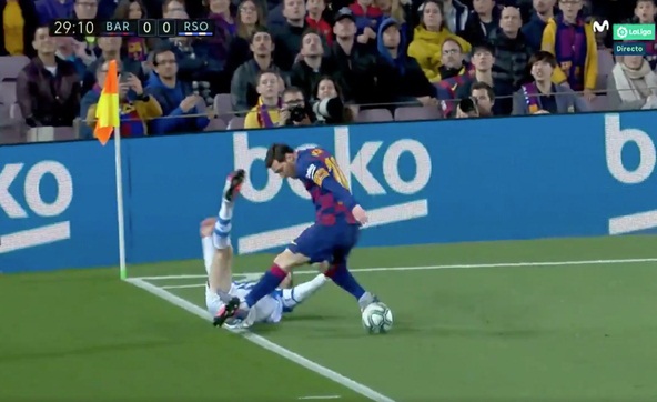 Lionel Messi powinien dostać czerwoną kartkę? Brutalne zachowanie gwiazdora FC Barcelony [WIDEO]