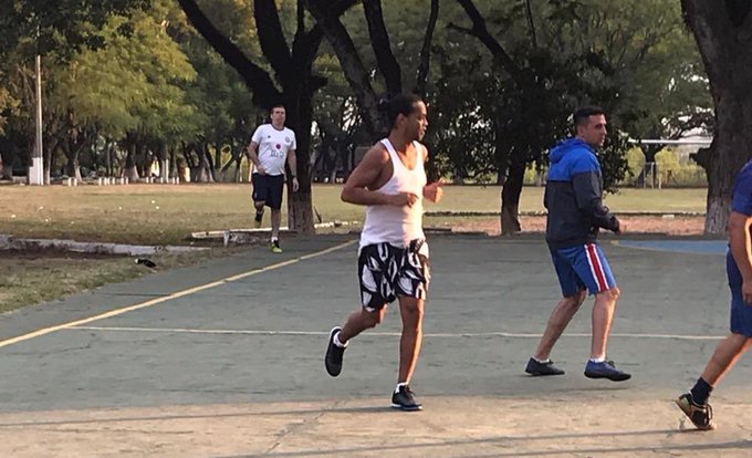 Ronaldinho nie był pierwszy. Futbol zza krat: namiastka normalności w więzieniu