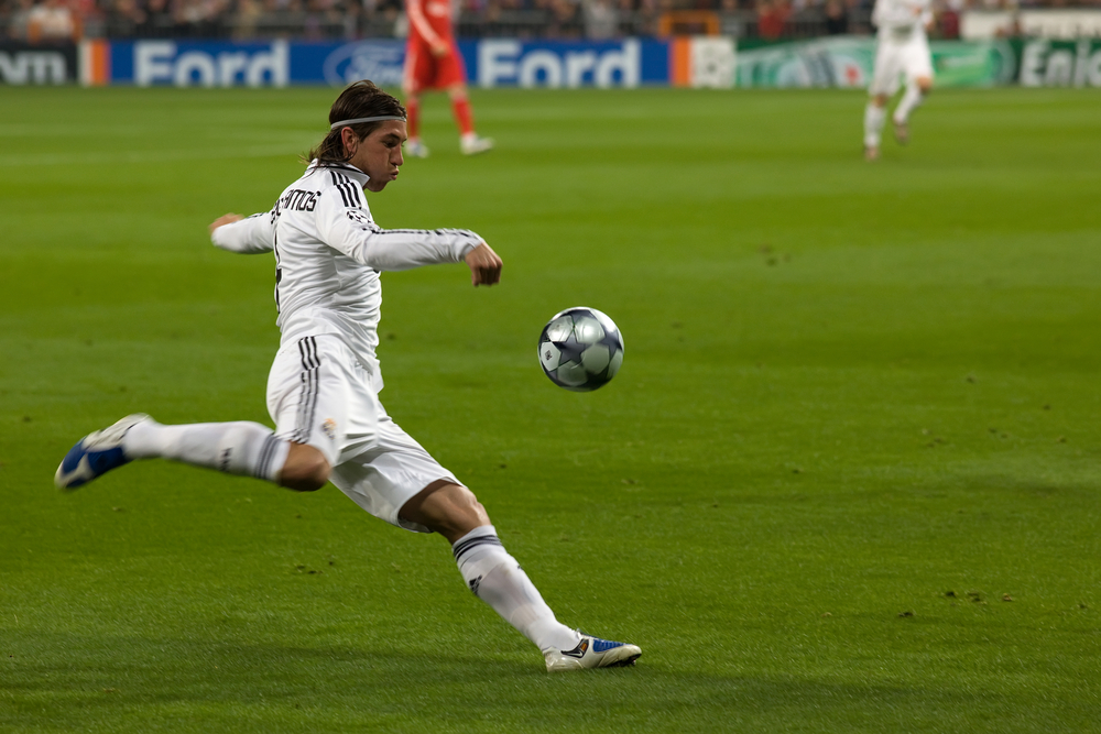 Najdroższa perła następcą legendy. Wspominamy początki kariery długowłosego Sergio Ramosa