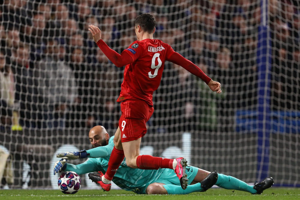 "Lewandowskiego stawiam wyżej od Ronaldo i Messiego". Polak najlepszym atakującym na świecie?