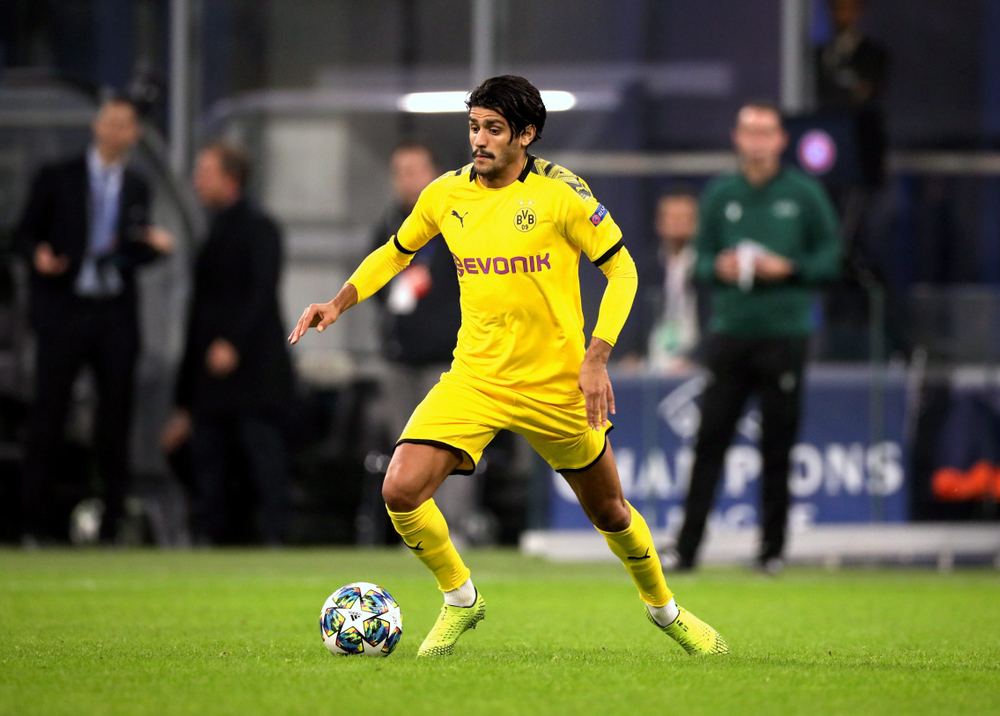 Borussia Dortmund skreśliła pomocnika. Oficjalnie poinformowano o rychłym rozstaniu z piłkarzem