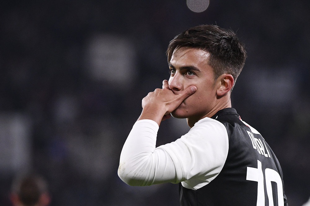 Paulo Dybala po badaniach w siedzibie Juventusu