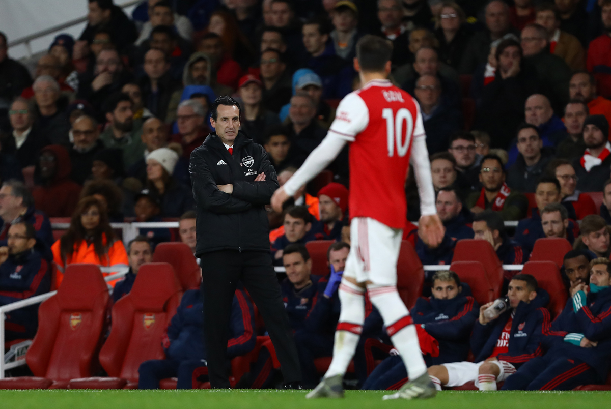 Unai Emery atakuje Mesuta Oezila. "Musi spojrzeć na siebie. Nawet koledzy uznali, że nie może być kapitanem"
