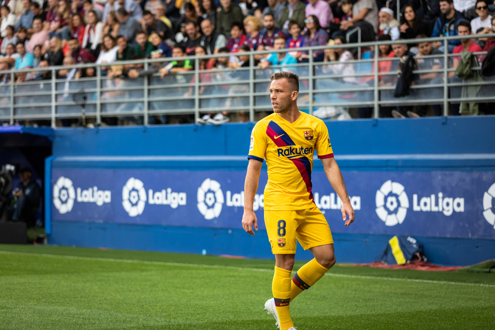 Media: Pomocnik FC Barcelony zmienił decyzję na temat transferu. Wymiana z Juventusem Turyn coraz bliżej