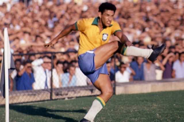 Legenda futbolu, która skończyła na ulicy. Kulawy magik pił, znikał, szokował i czarował