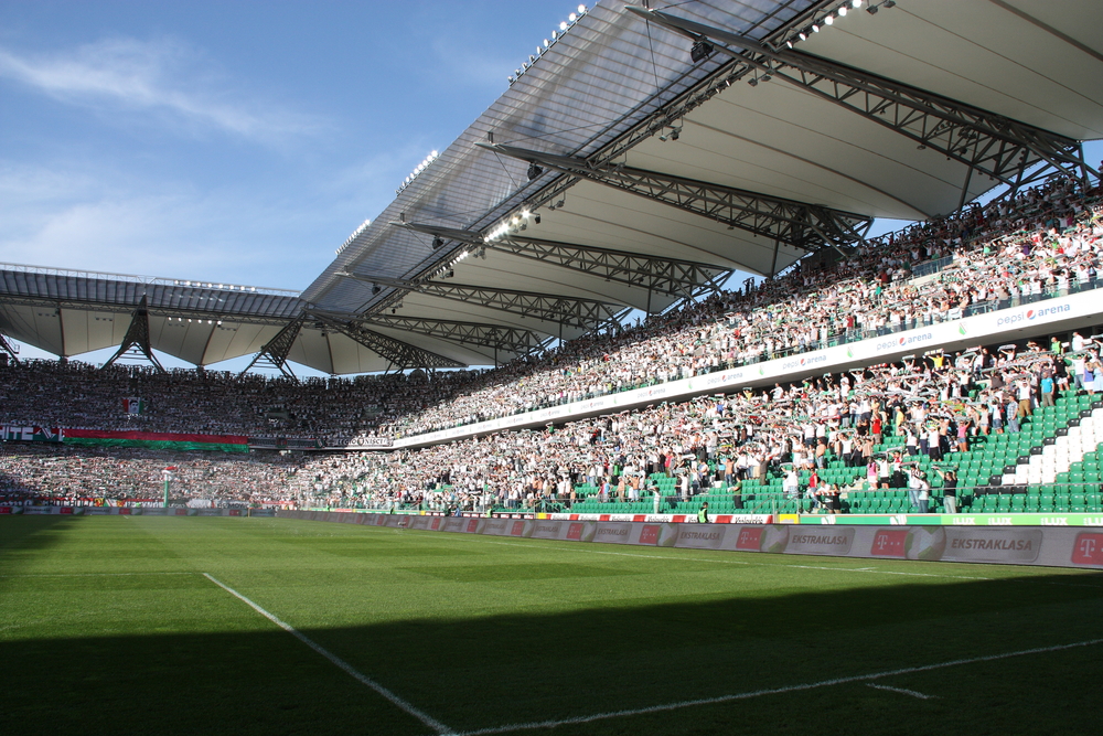 Legia Warszawa poszła po rozum do głowy. Na stadionie pojawi się nowa murawa