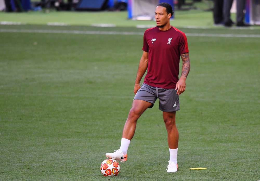 Nowe umowy zamiast transferów. Liverpool chce przedłużyć kontrakty z dwoma kluczowymi piłkarzami