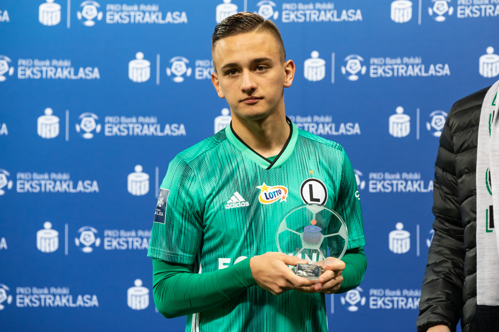 Media: Michał Karbownik bardzo blisko zmiany barw klubowych. Kierunek - Serie A!