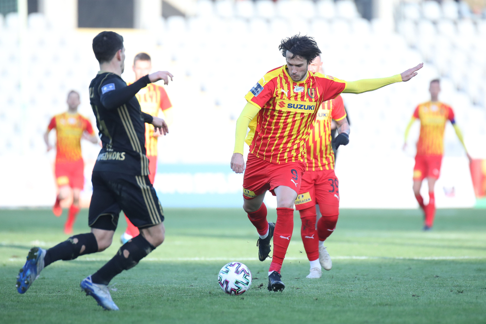 Czystki w Koronie Kielce. Trzech piłkarzy odsuniętych od treningów