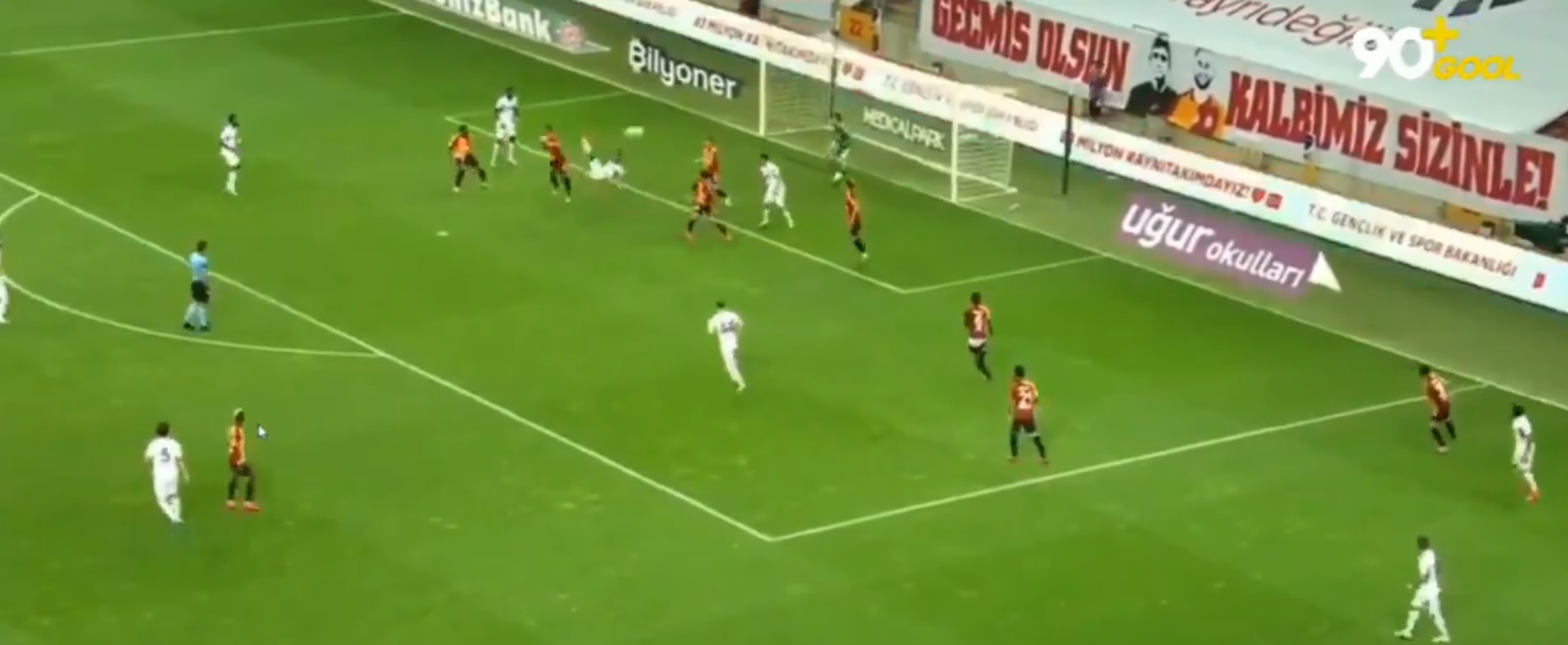 Szalony mecz w Turcji. Sędzia nie uznał przepięknego gola, bramka na 3:3 w 105. minucie [WIDEO]
