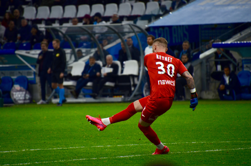 Doświadczony bramkarz wzmacnia Olympique Nimes. Podpisał dwuletni kontrakt