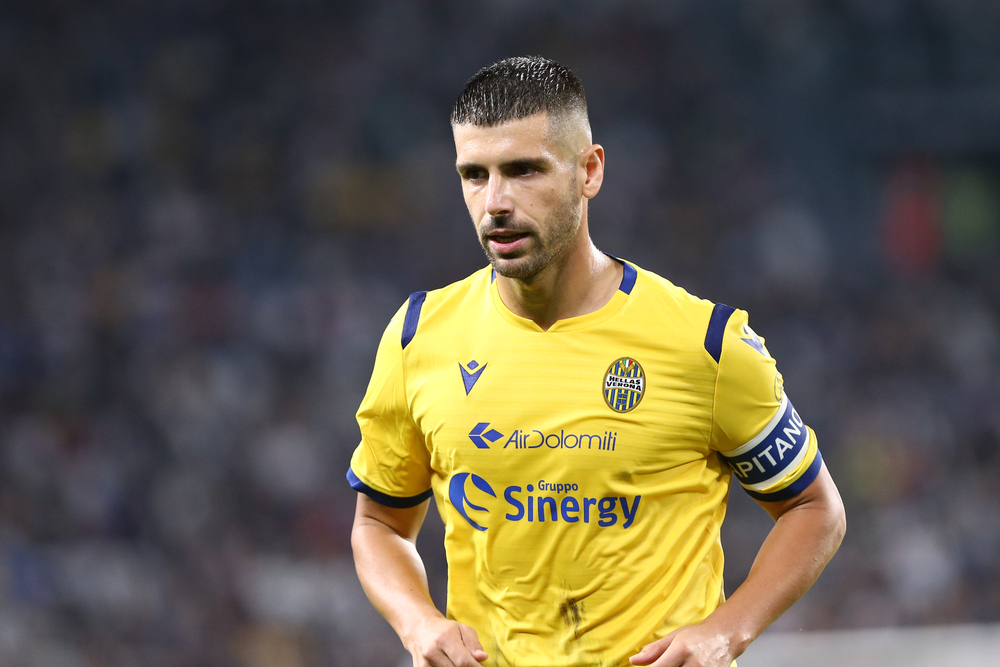 Hellas Werona przedłużył kontrakt z doświadczonym piłkarzem